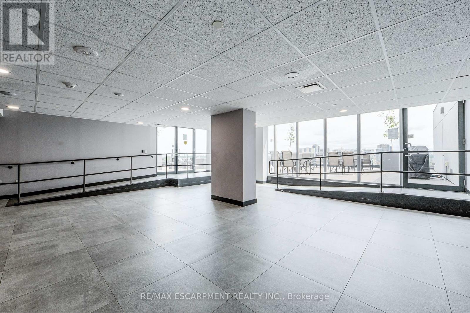 112 - 2433 Dufferin Street Property Photo 25