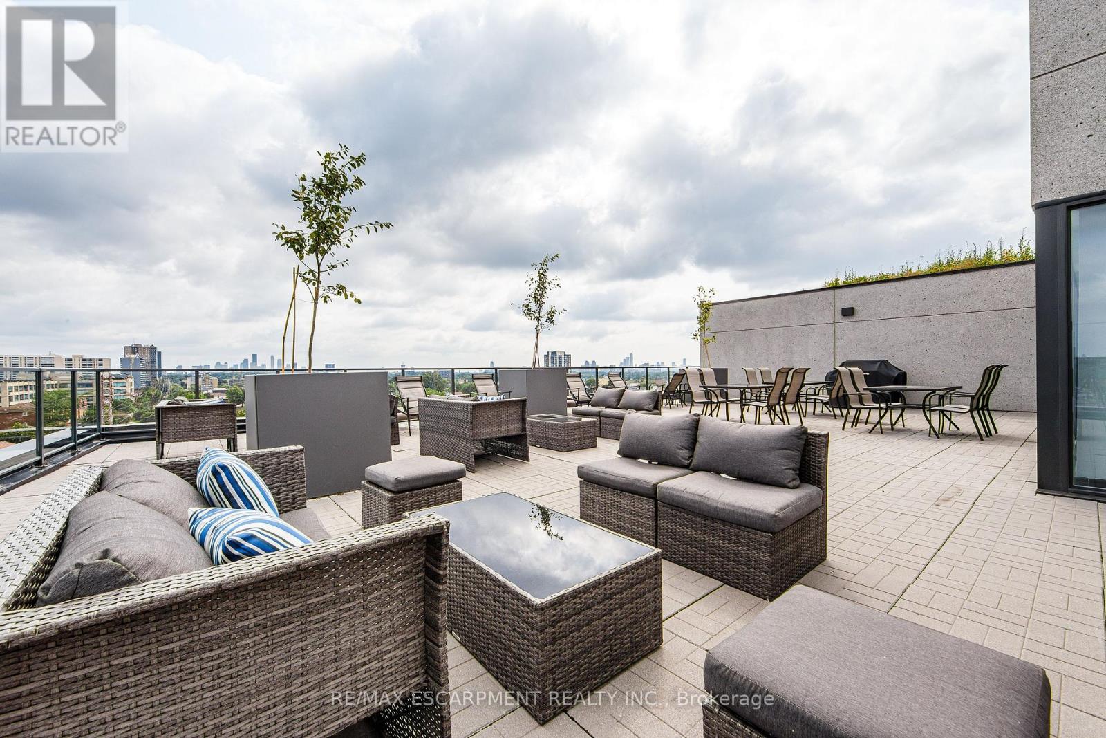 112 - 2433 Dufferin Street Property Photo 27