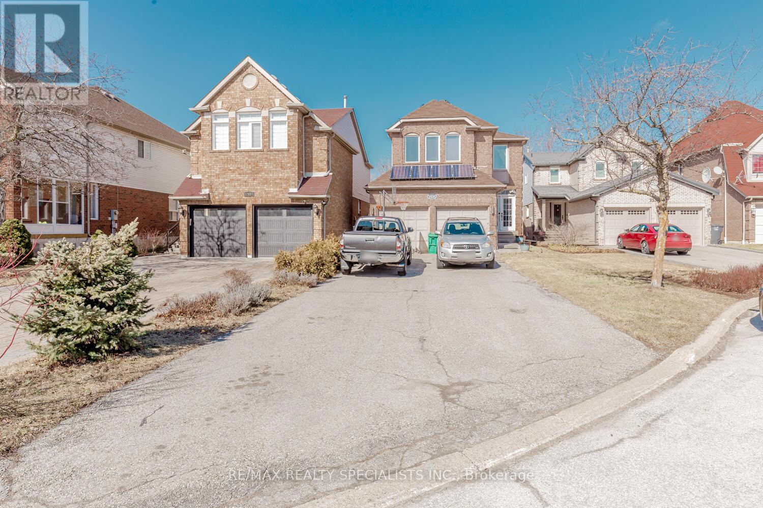 LOWER - 2535 RAGLAN COURT