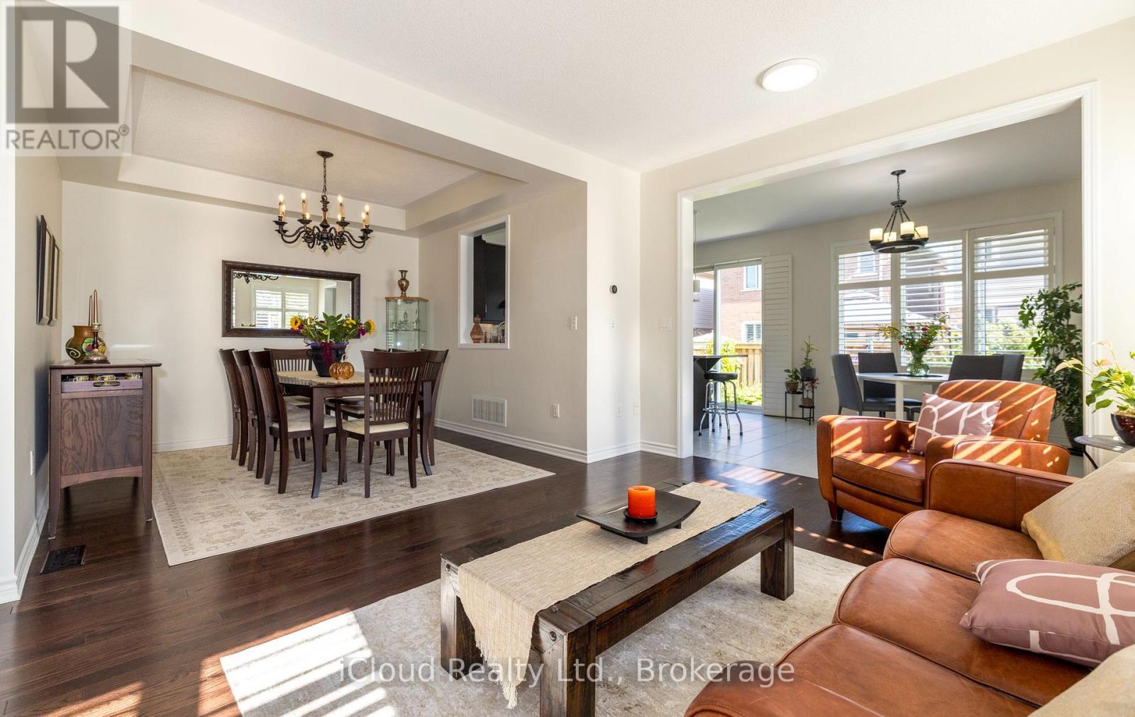 954 Penson Crescent Property Photo 6