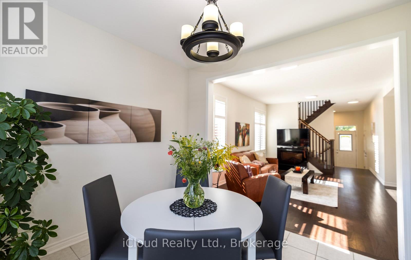 954 Penson Crescent Property Photo 10