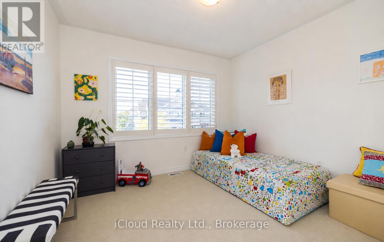954 Penson Crescent Property Photo 36