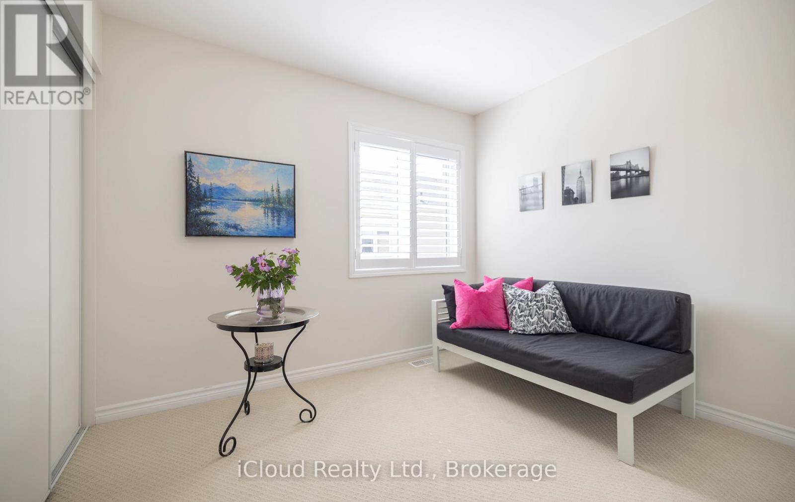 954 Penson Crescent Property Photo 38