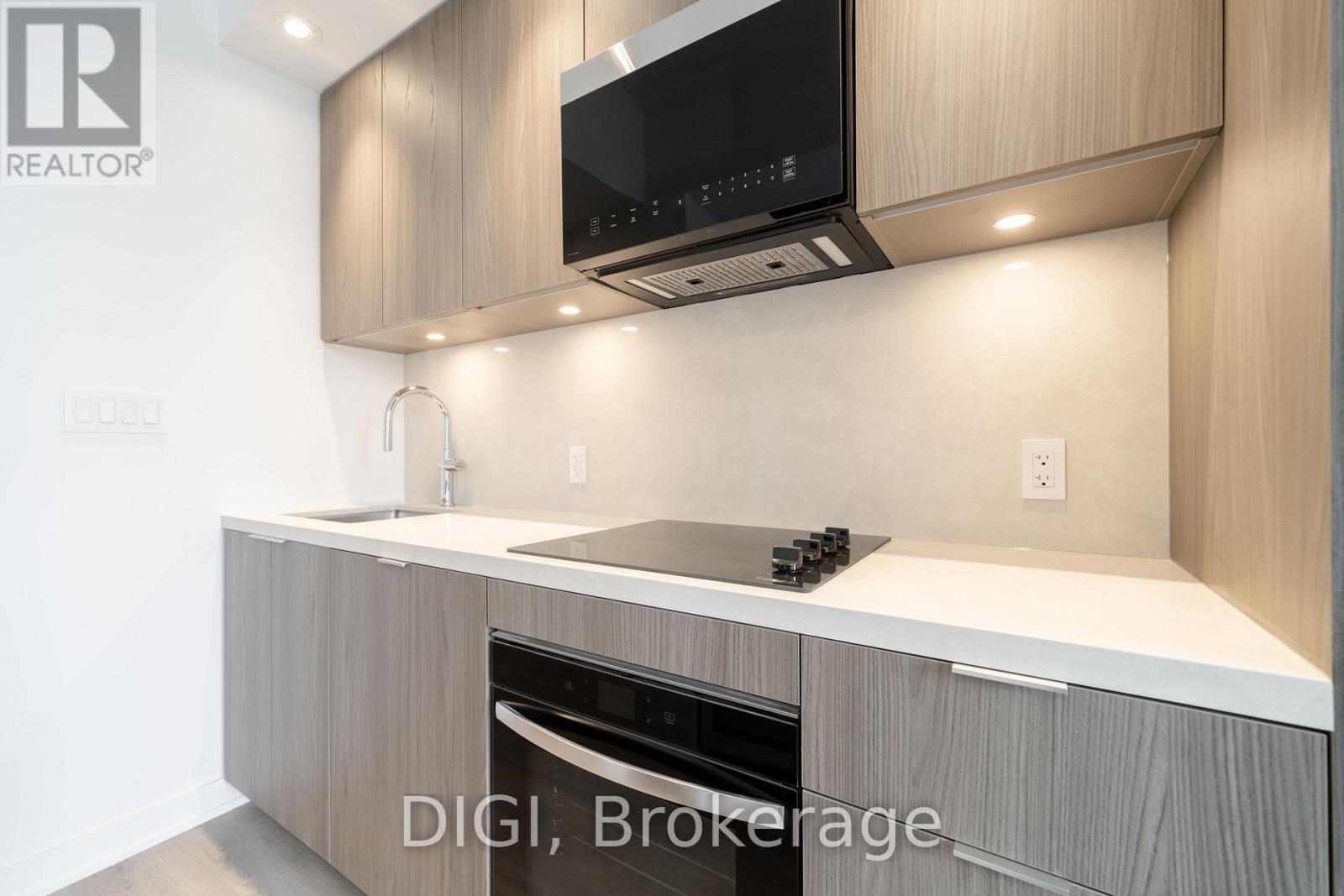 E438 - 485 Perth Avenue Property Photo 9