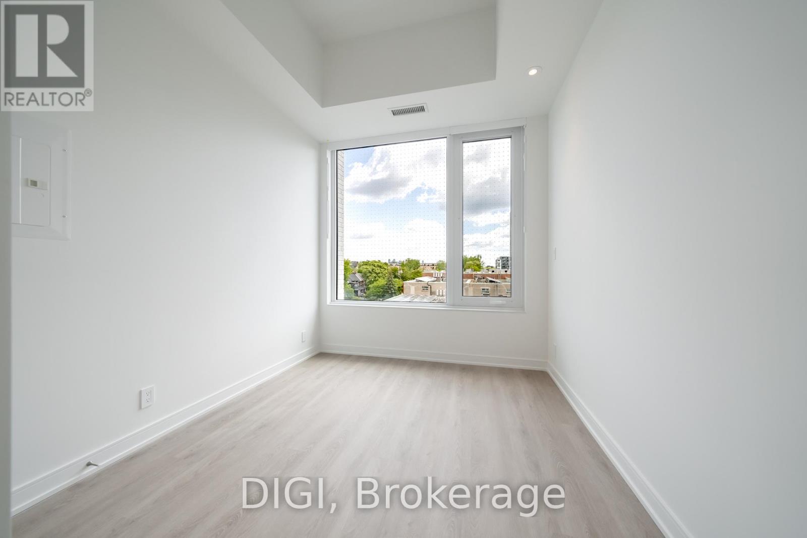 E438 - 485 Perth Avenue Property Photo 12