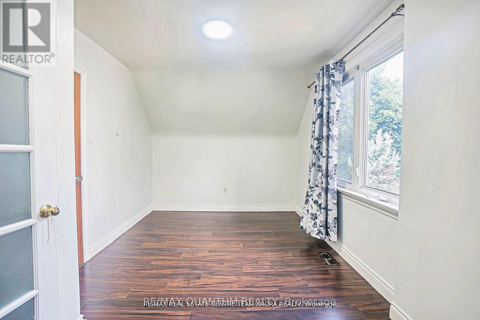 76 Mccaul Street Property Photo 11