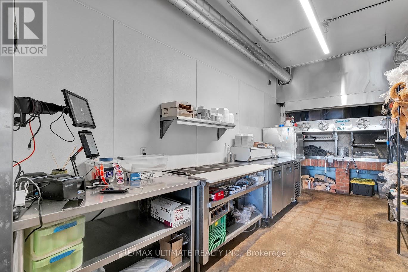 3320 Keele Street Property Photo 4