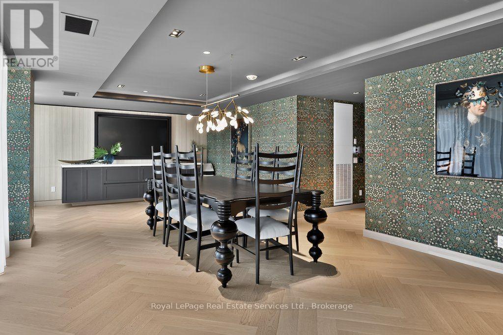 332 - 405 Dundas Street W Property Photo 45