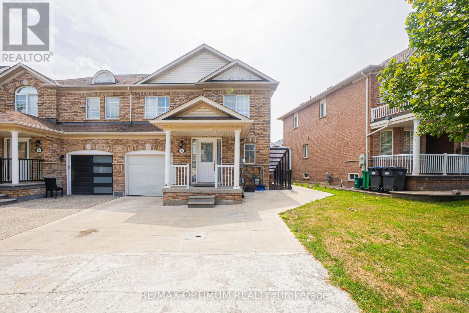 8 Topiary Lane Property Photo 1