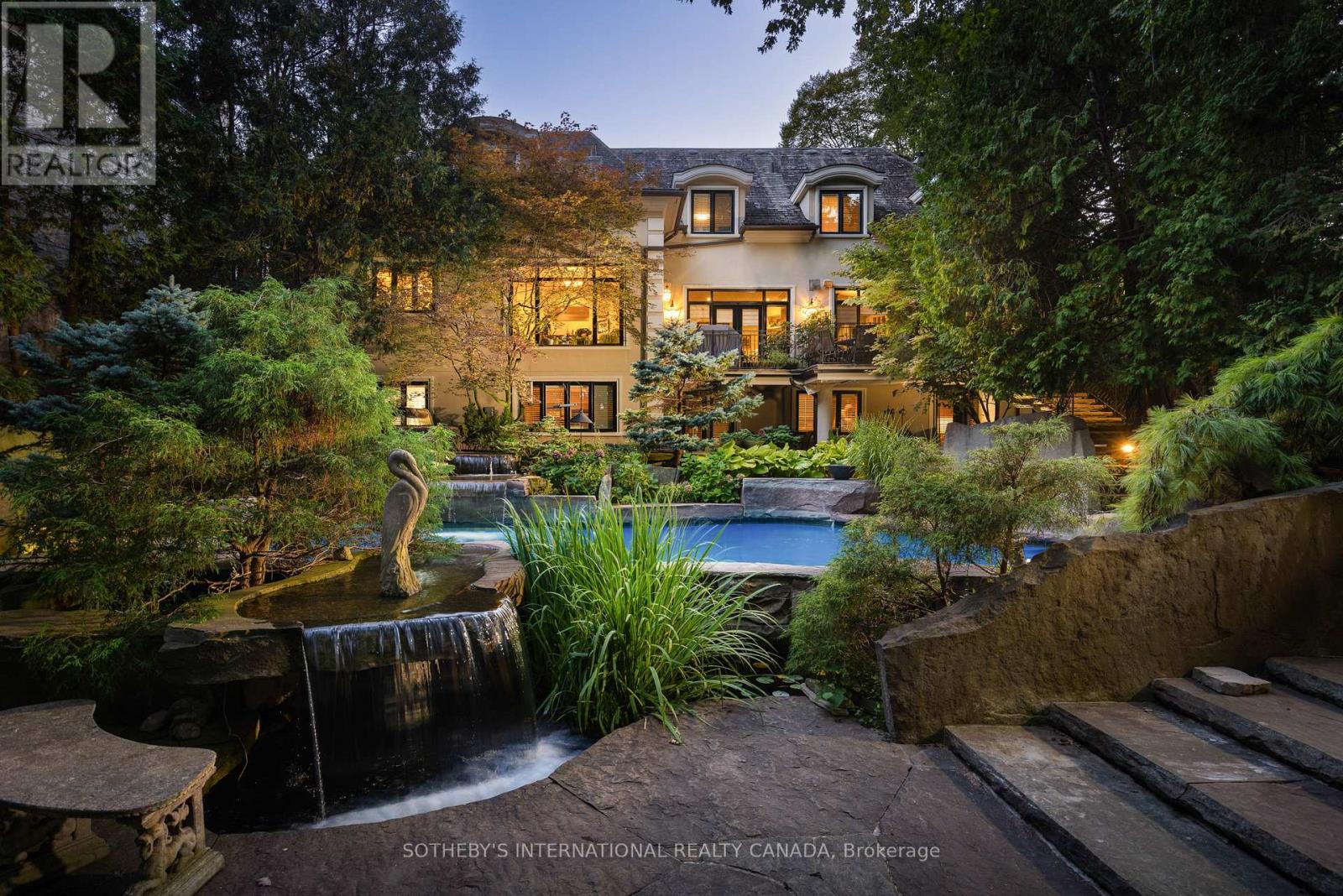 23 EDENBROOK HILL Property Photo 1