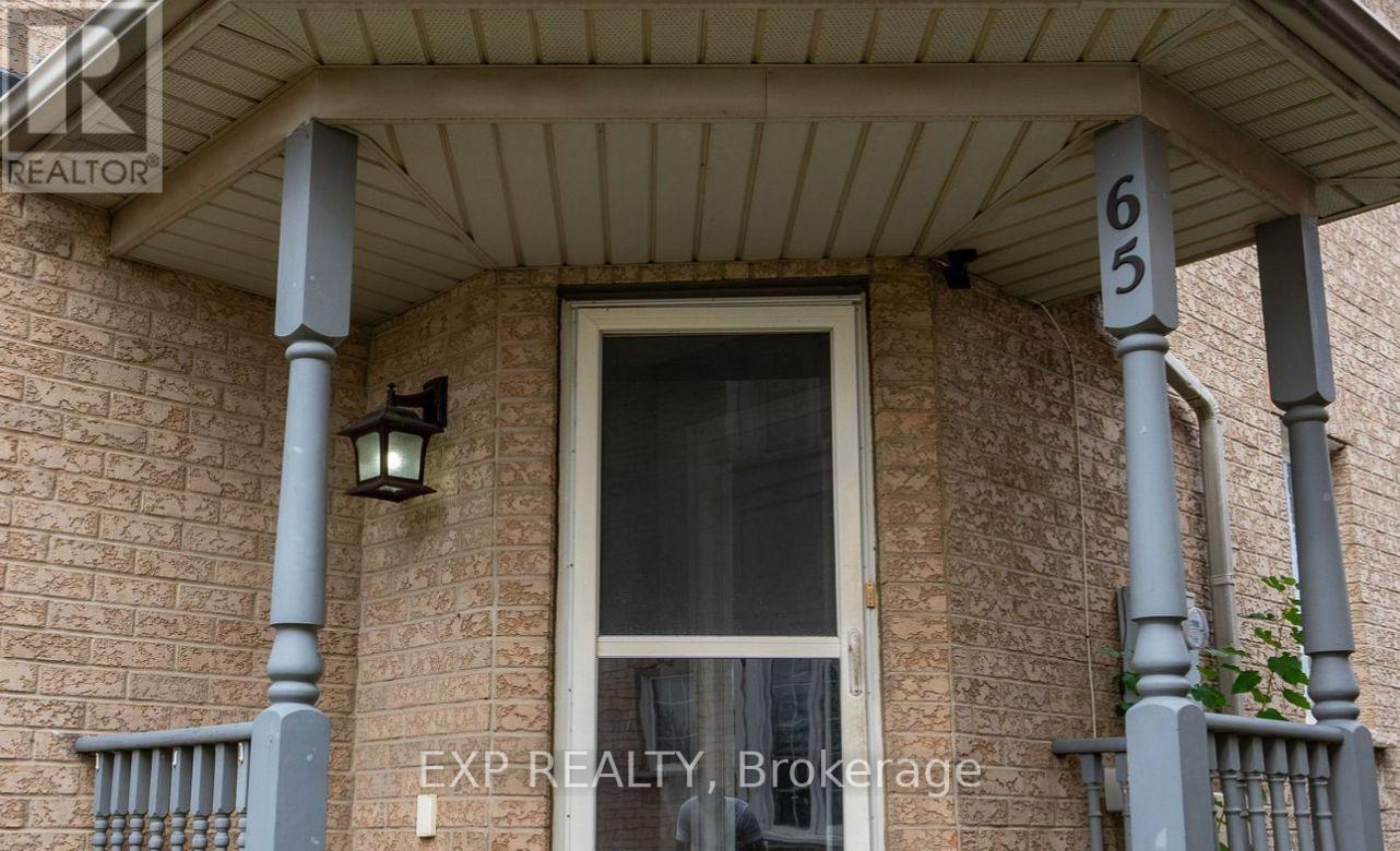 65 QUAIL FEATHER CRESCENT Property Photo 1