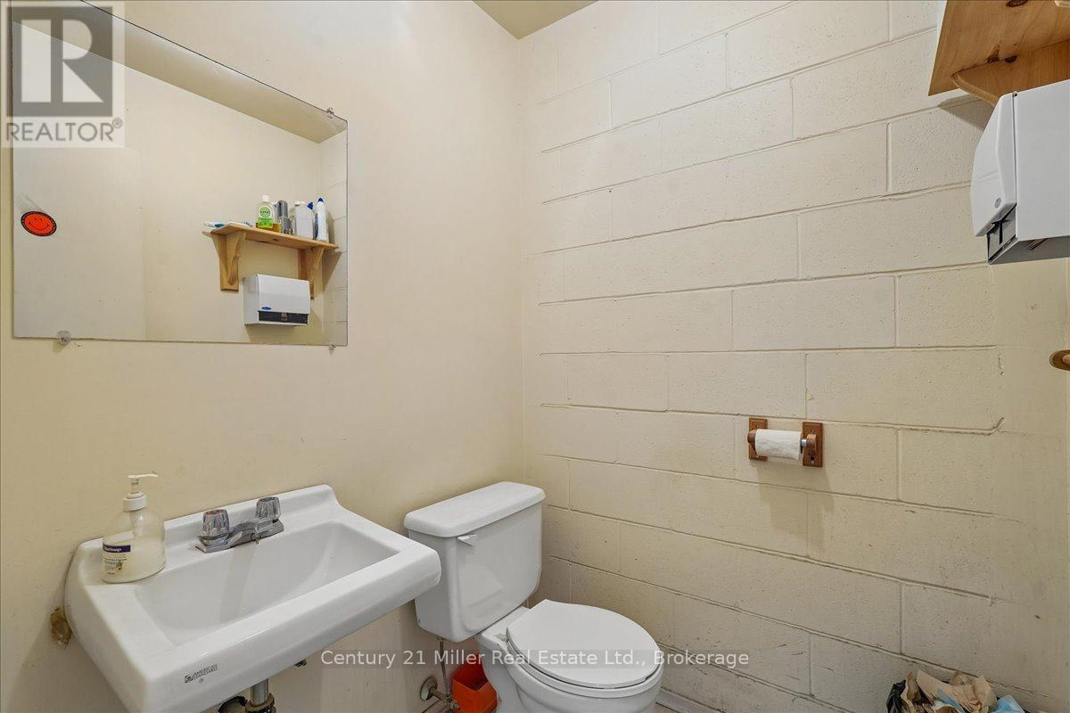 11 - 5359 Timberlea Boulevard Property Photo 8