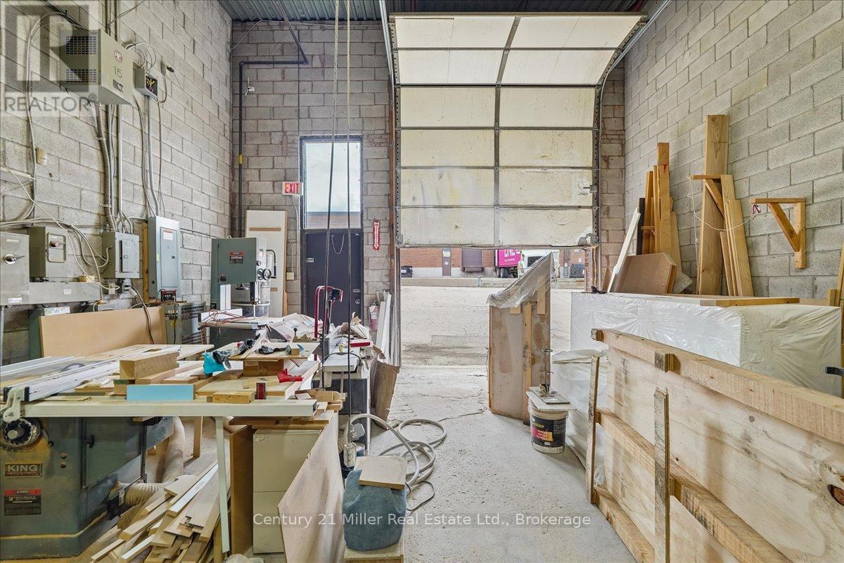 11 - 5359 Timberlea Boulevard Property Photo 17