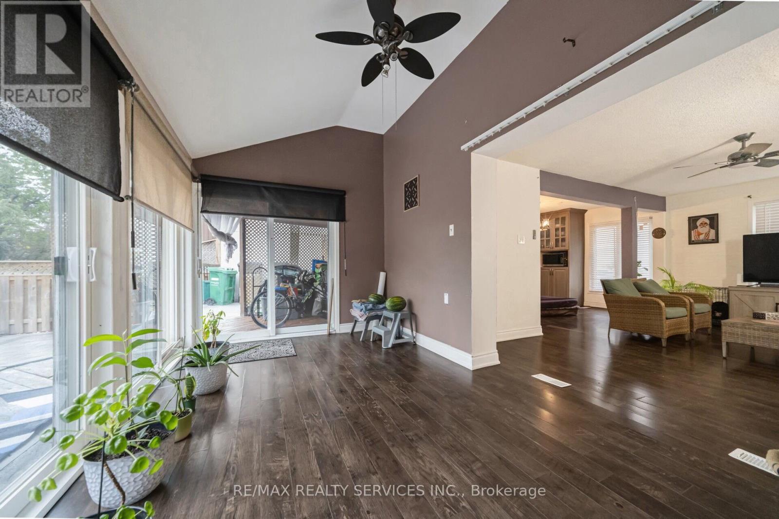 3 Grand Valley Drive Property Photo 18