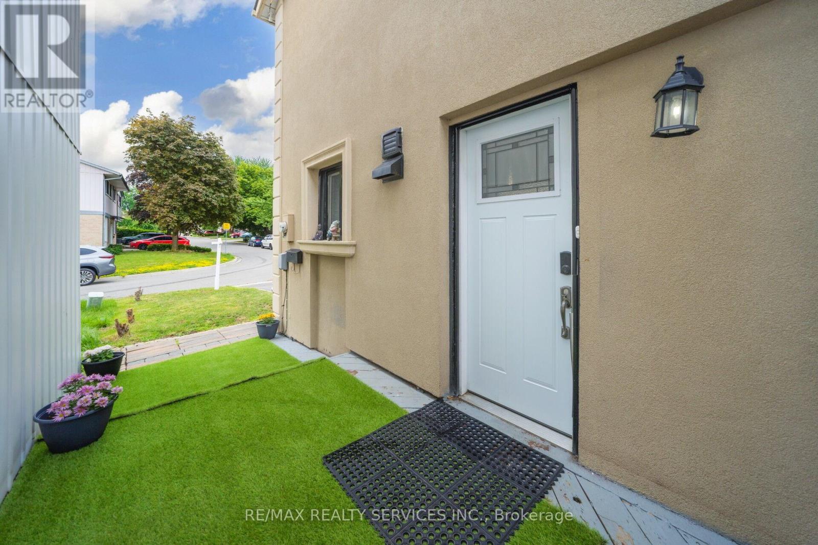 3 Grand Valley Drive Property Photo 42