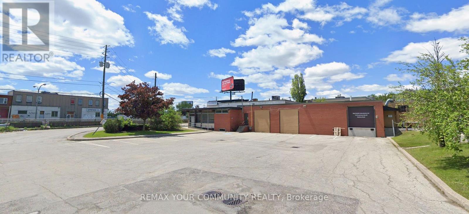 200 - 1214 Lawrence Avenue W Property Photo 2