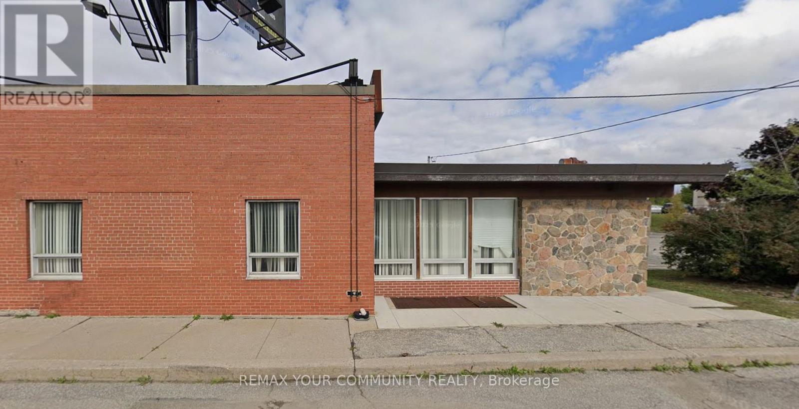 200 - 1214 Lawrence Avenue W Property Photo 5
