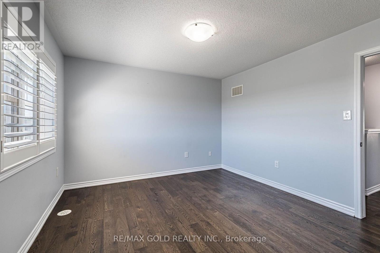 98 Bannister Crescent Property Photo 35