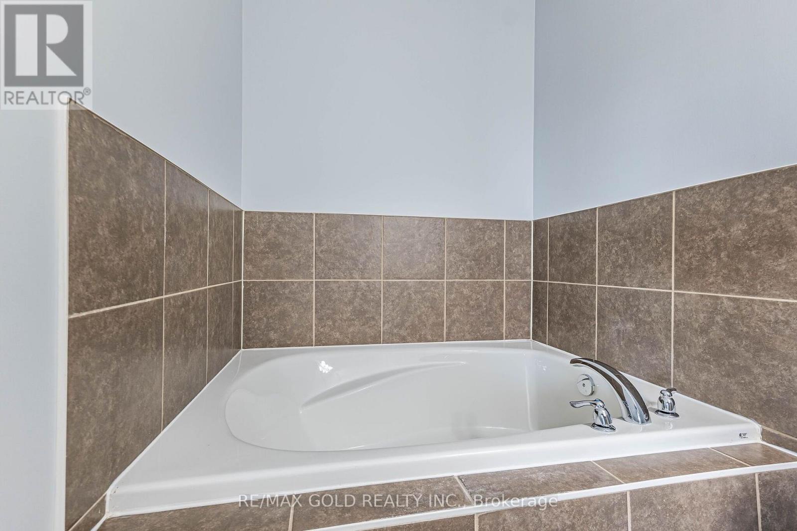 98 Bannister Crescent Property Photo 38