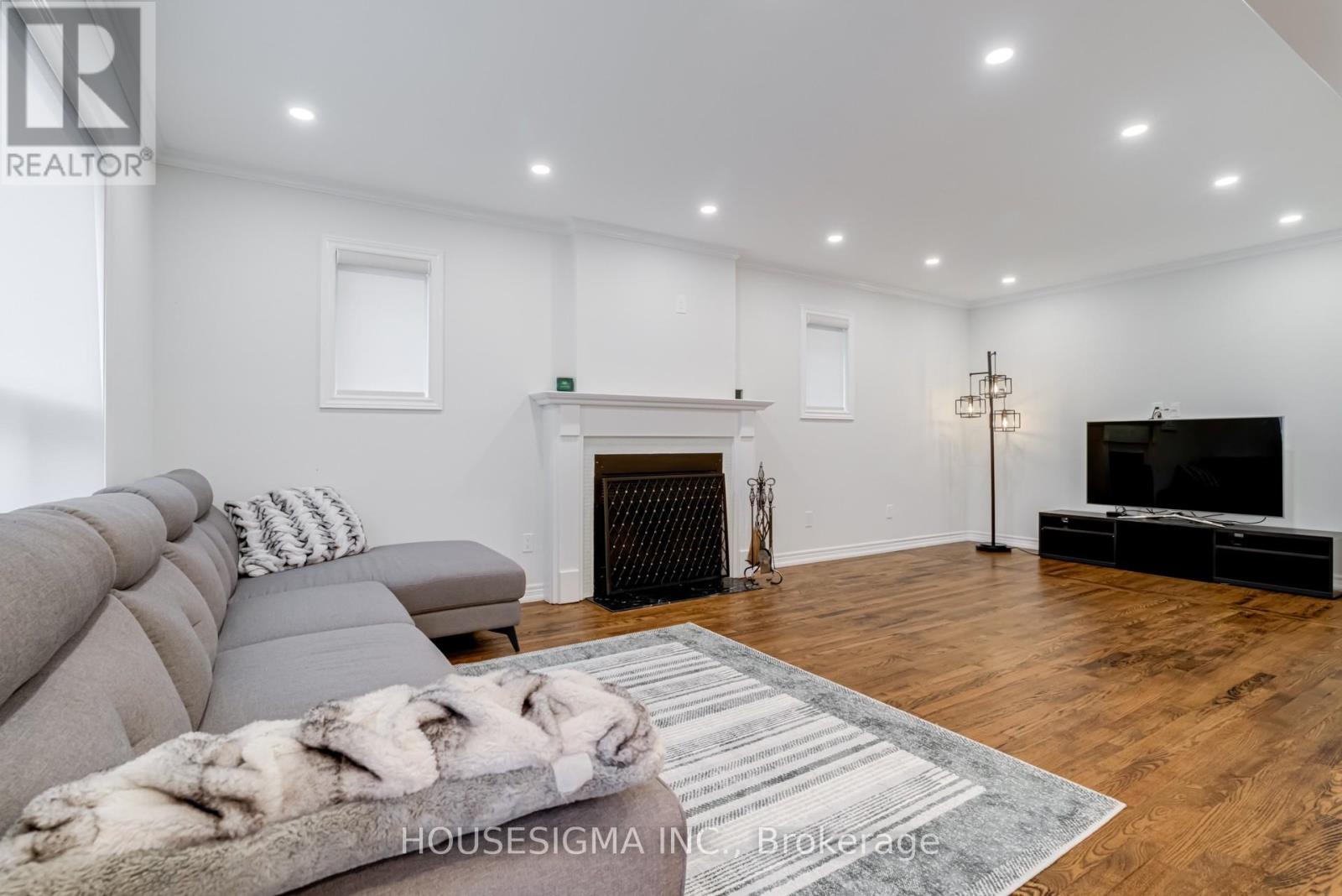 1475 Ravensmoor Crescent Property Photo 12