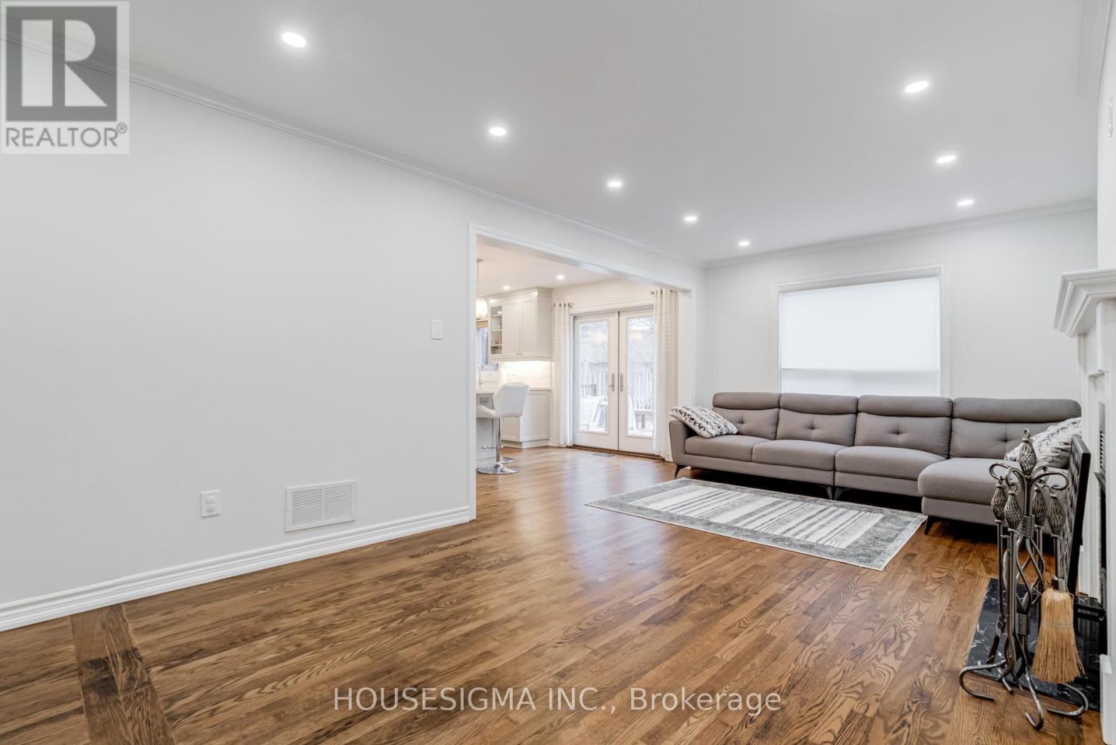 1475 Ravensmoor Crescent Property Photo 13