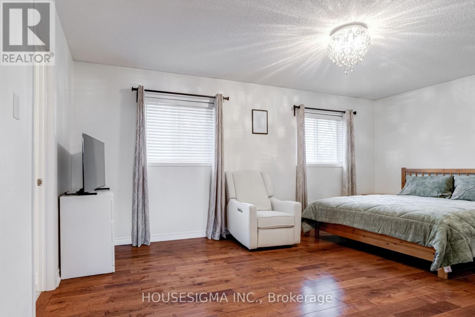 1475 Ravensmoor Crescent Property Photo 16