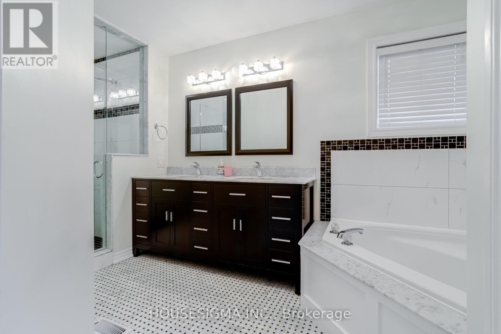 1475 Ravensmoor Crescent Property Photo 18