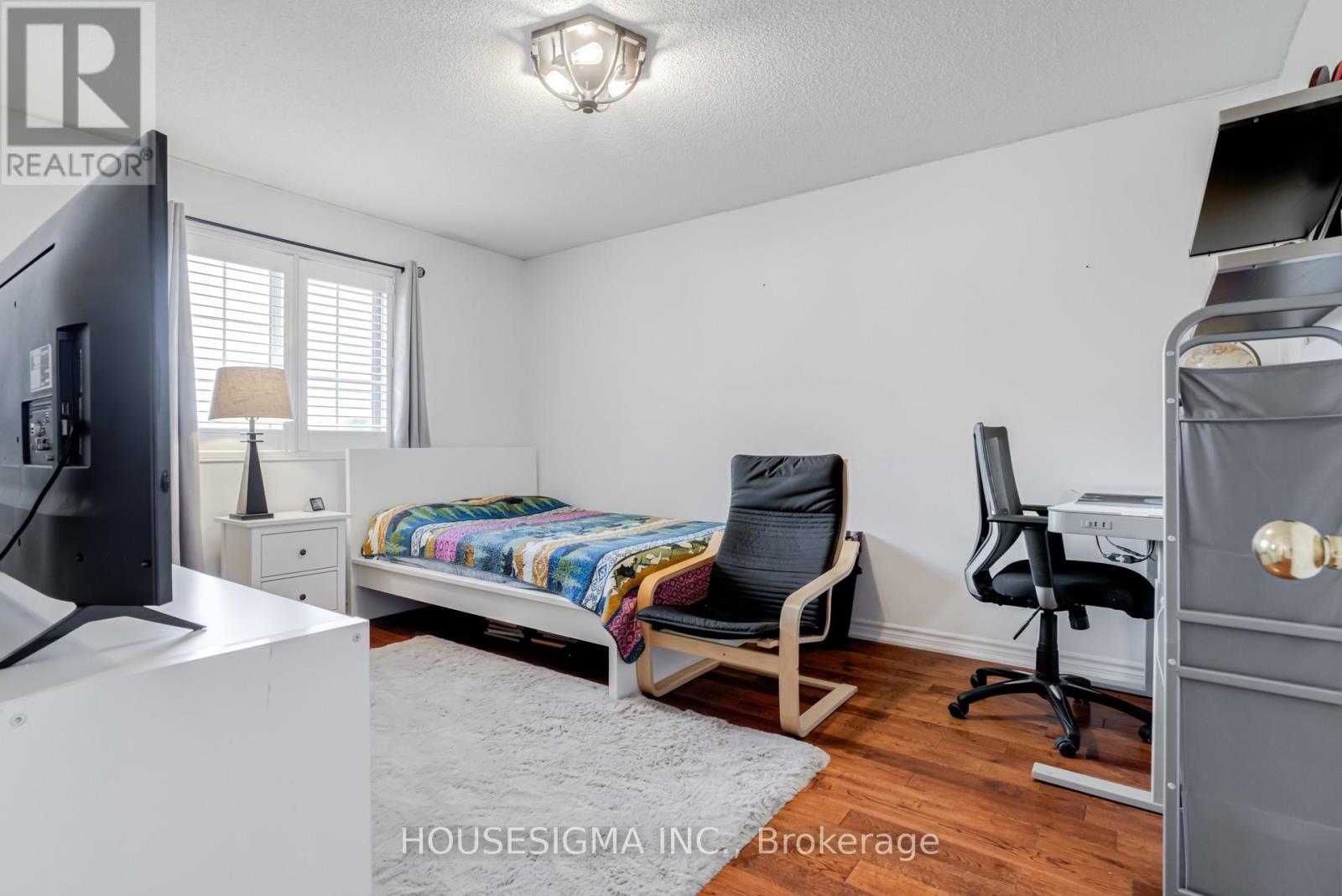 1475 Ravensmoor Crescent Property Photo 24