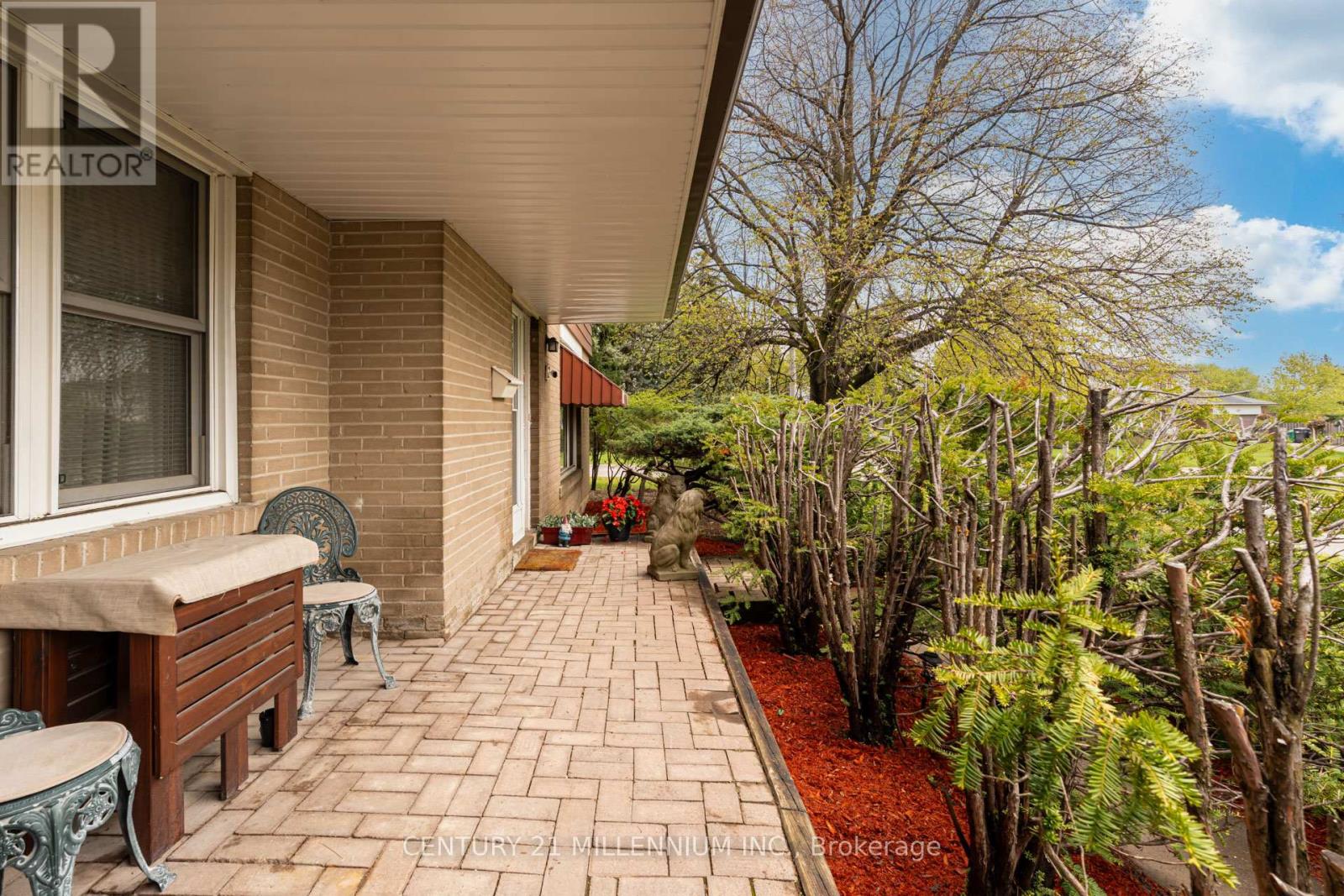 2 Durham Crescent Property Photo 3