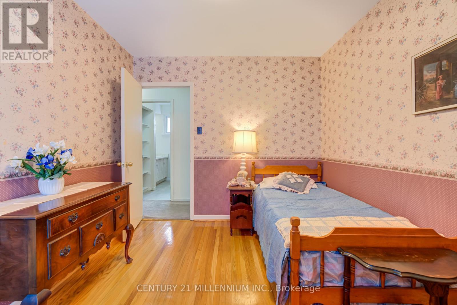 2 Durham Crescent Property Photo 25