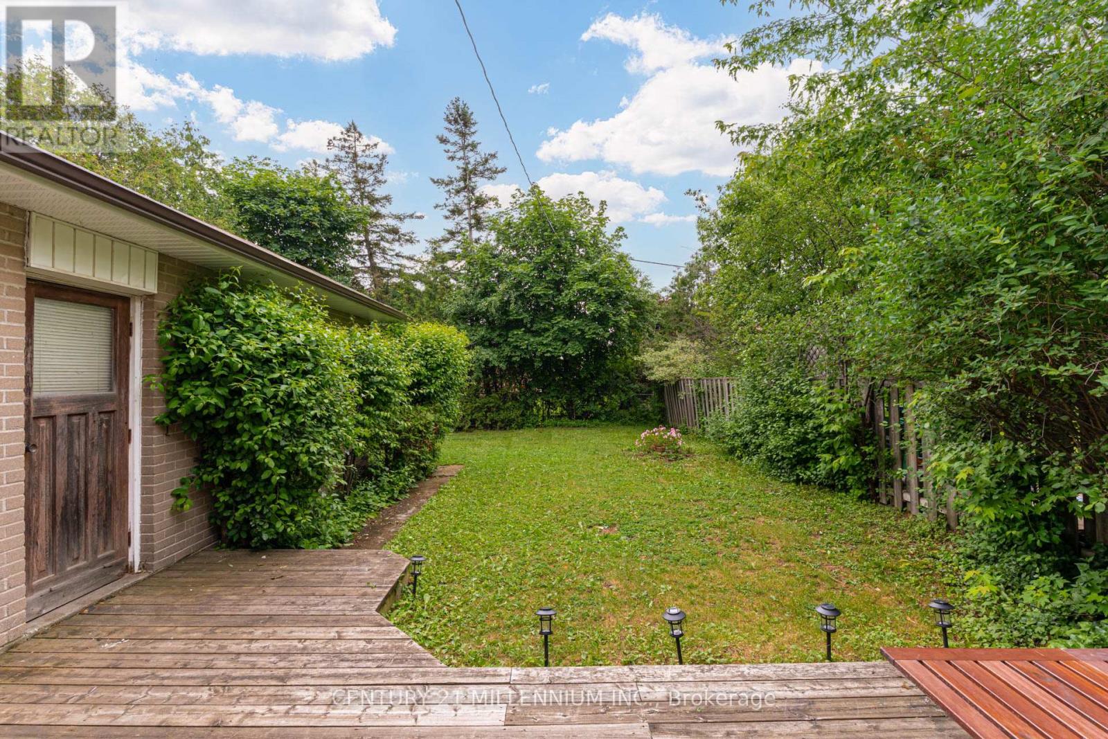 2 Durham Crescent Property Photo 37