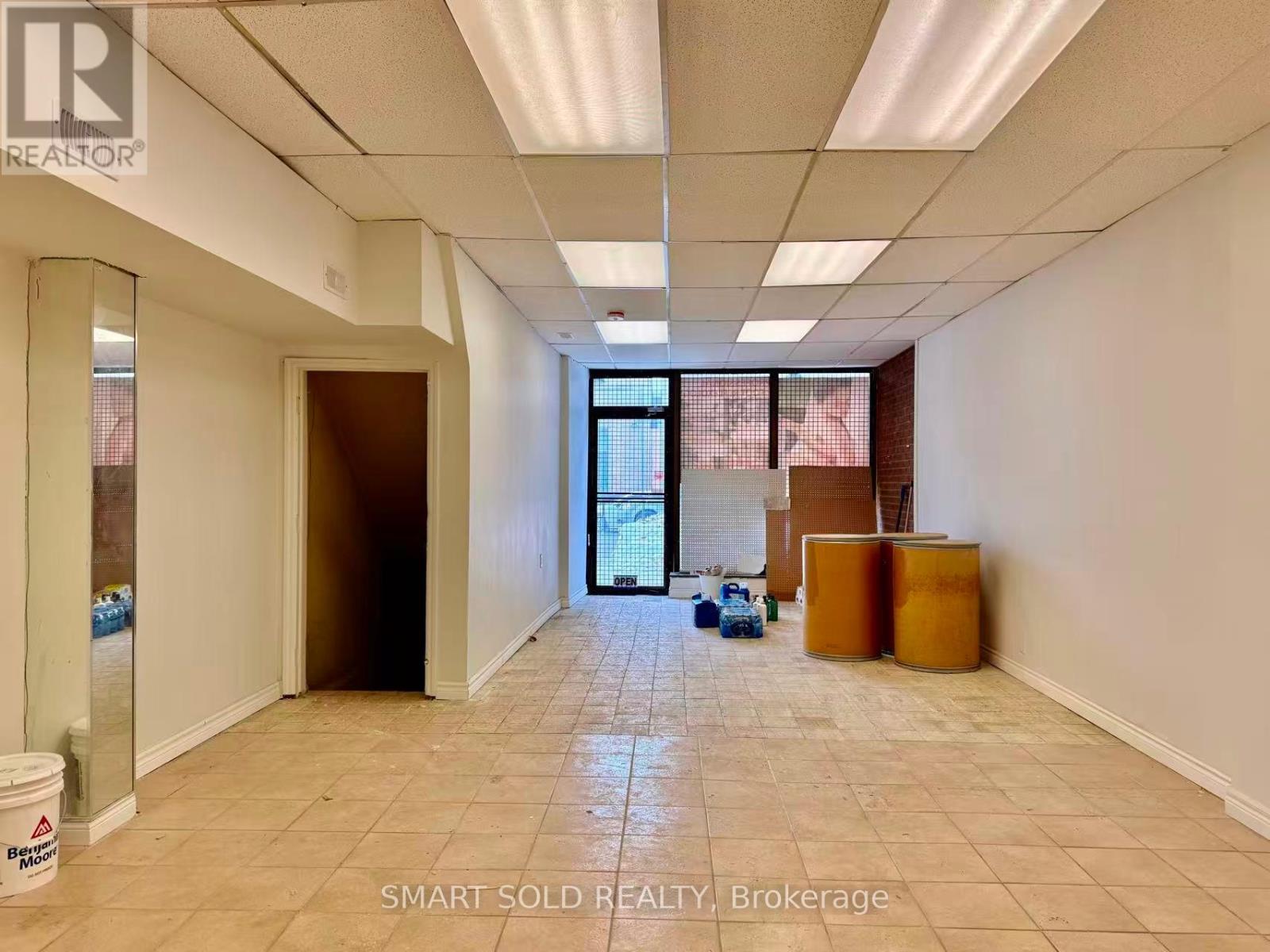 Main Flr + Bsmt - 1590 Eglinton Avenue W Property Photo 4