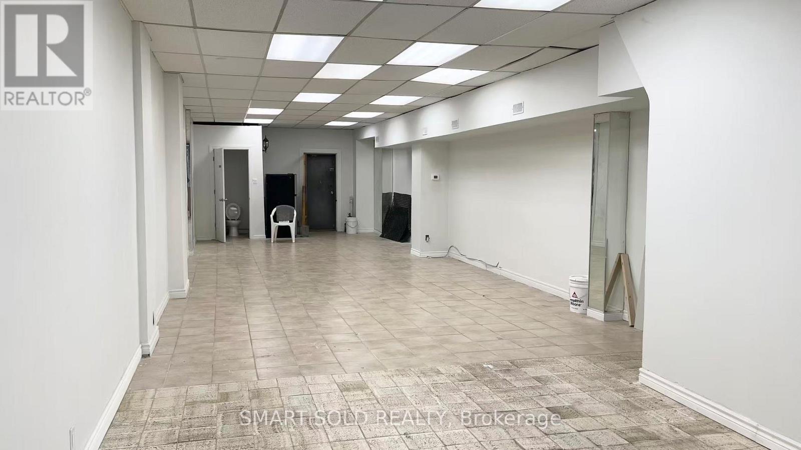 Main Flr + Bsmt - 1590 Eglinton Avenue W Property Photo 5
