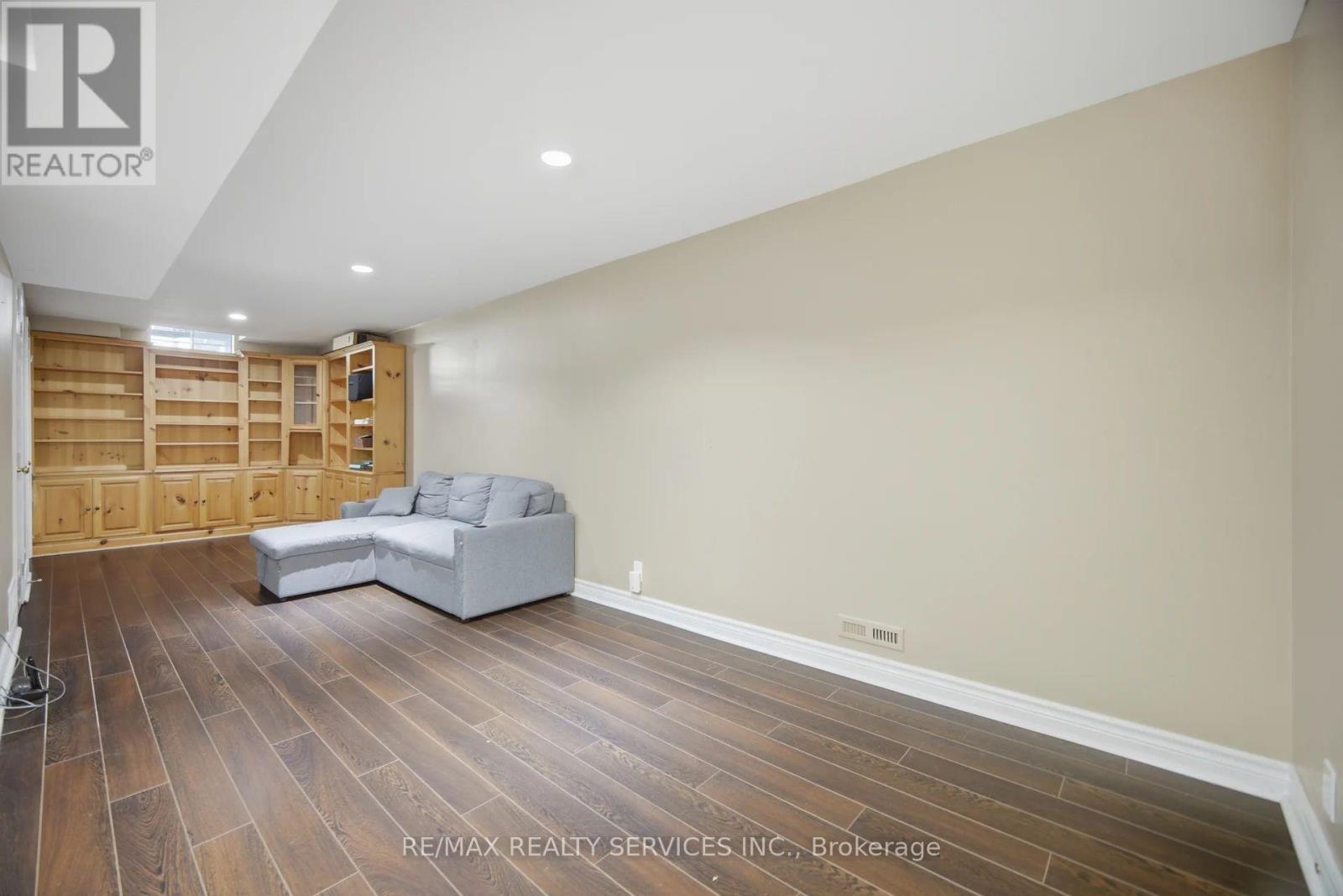10 Hartnell Square Property Photo 22