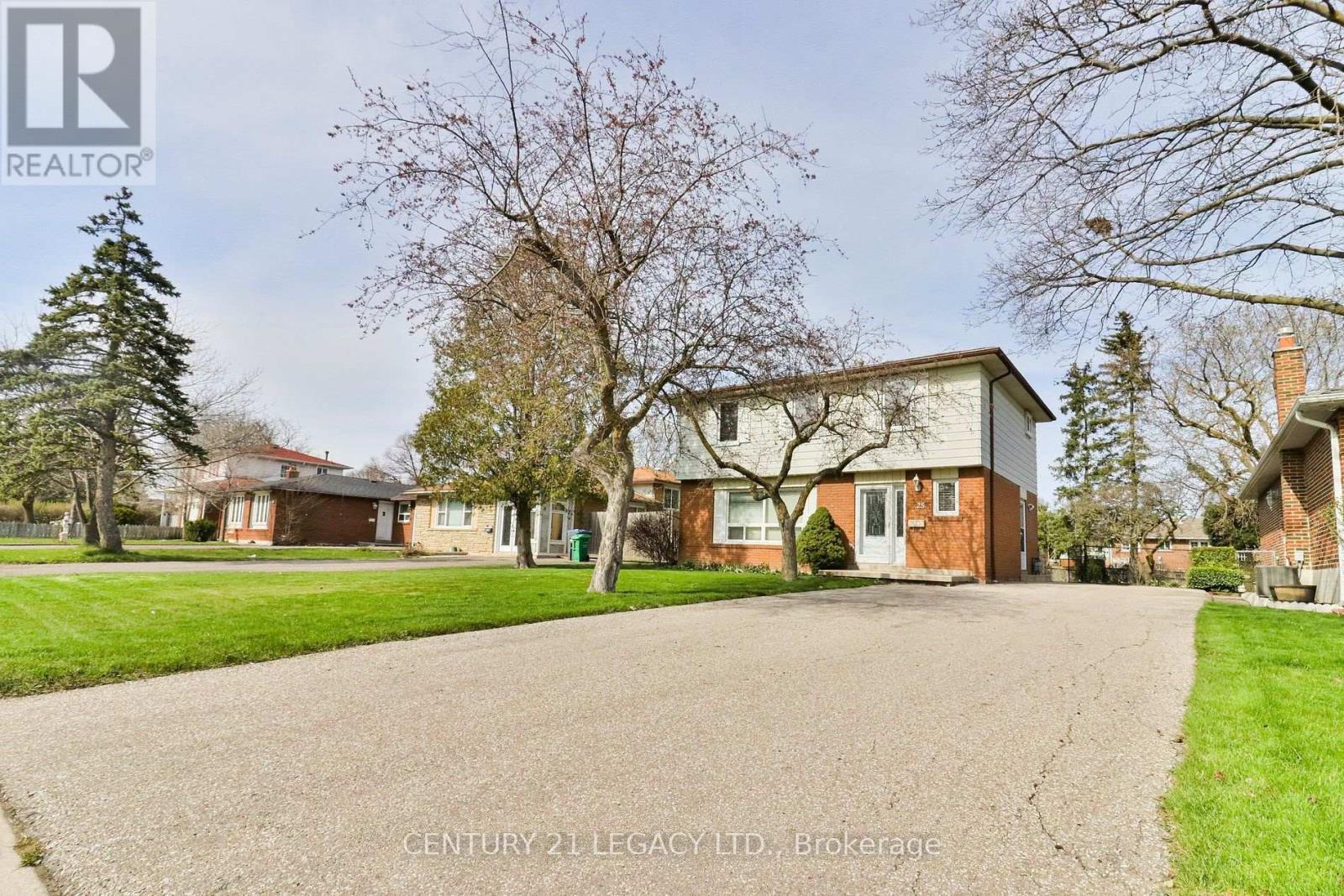 25 EDENBOROUGH DRIVE
