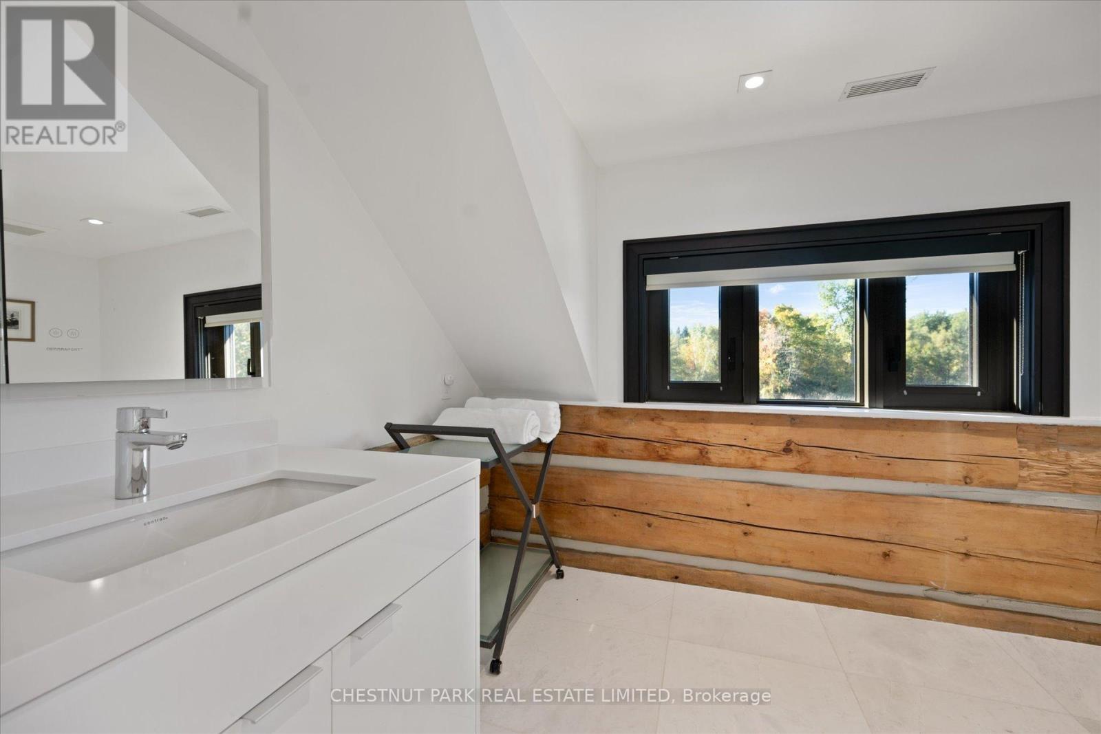 446 The Grange Side Road Property Photo 32
