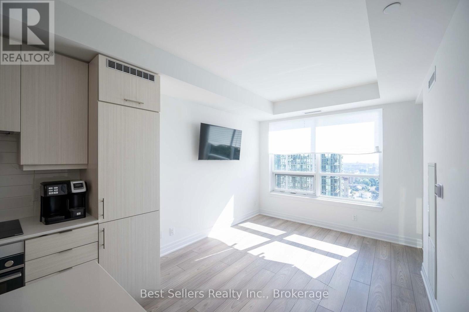 2406 - 36 Elm Drive Property Photo 8