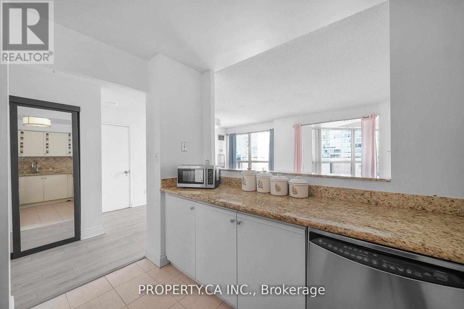 526 - 2267 Lake Shore Boulevard W Property Photo 11