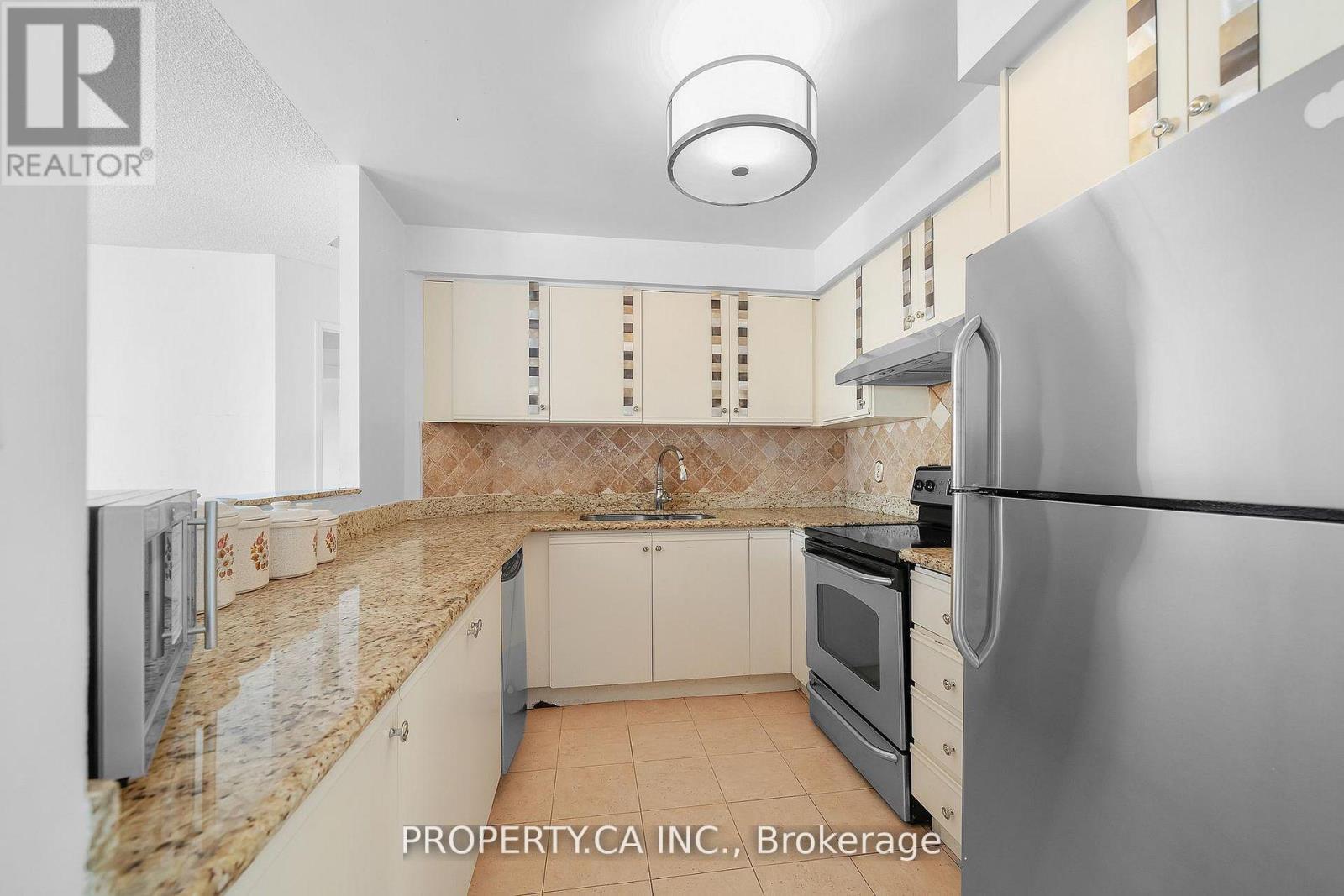 526 - 2267 Lake Shore Boulevard W Property Photo 12