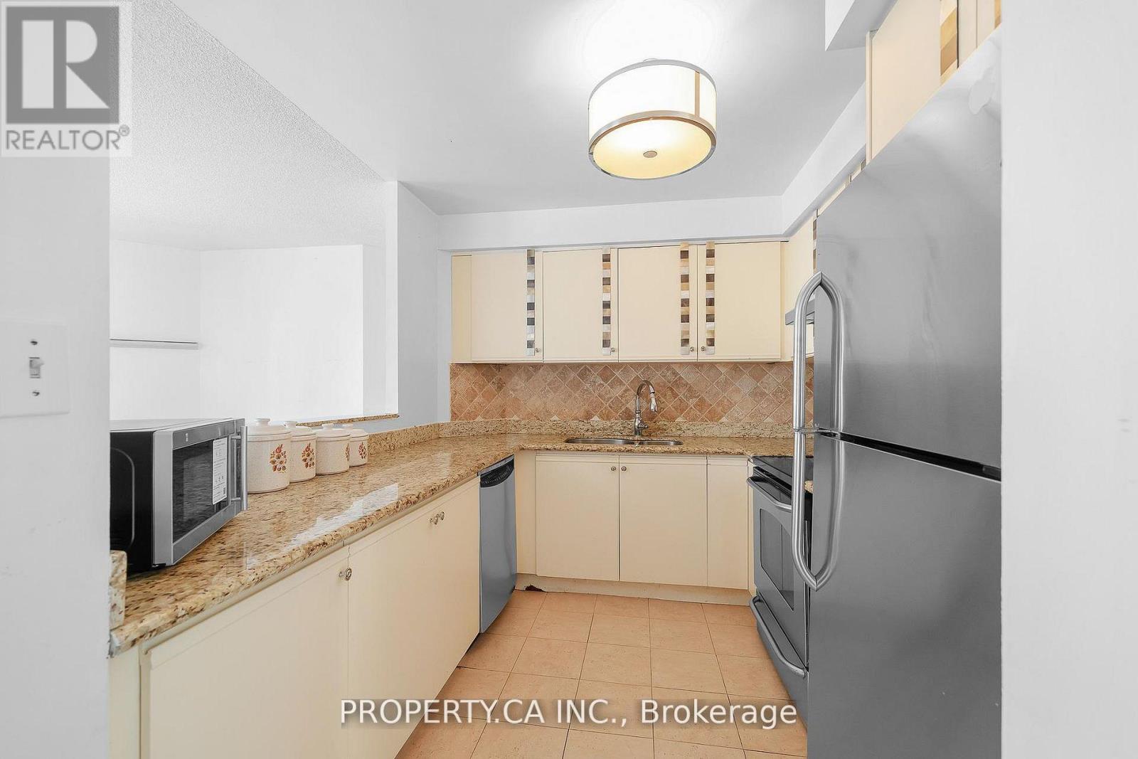 526 - 2267 Lake Shore Boulevard W Property Photo 13