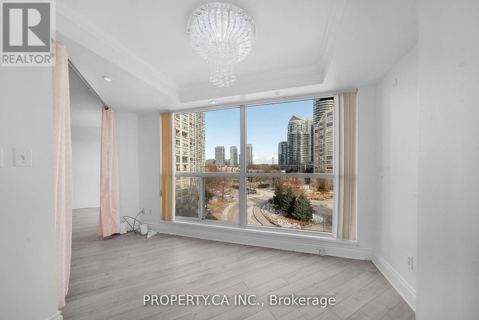 526 - 2267 Lake Shore Boulevard W Property Photo 16