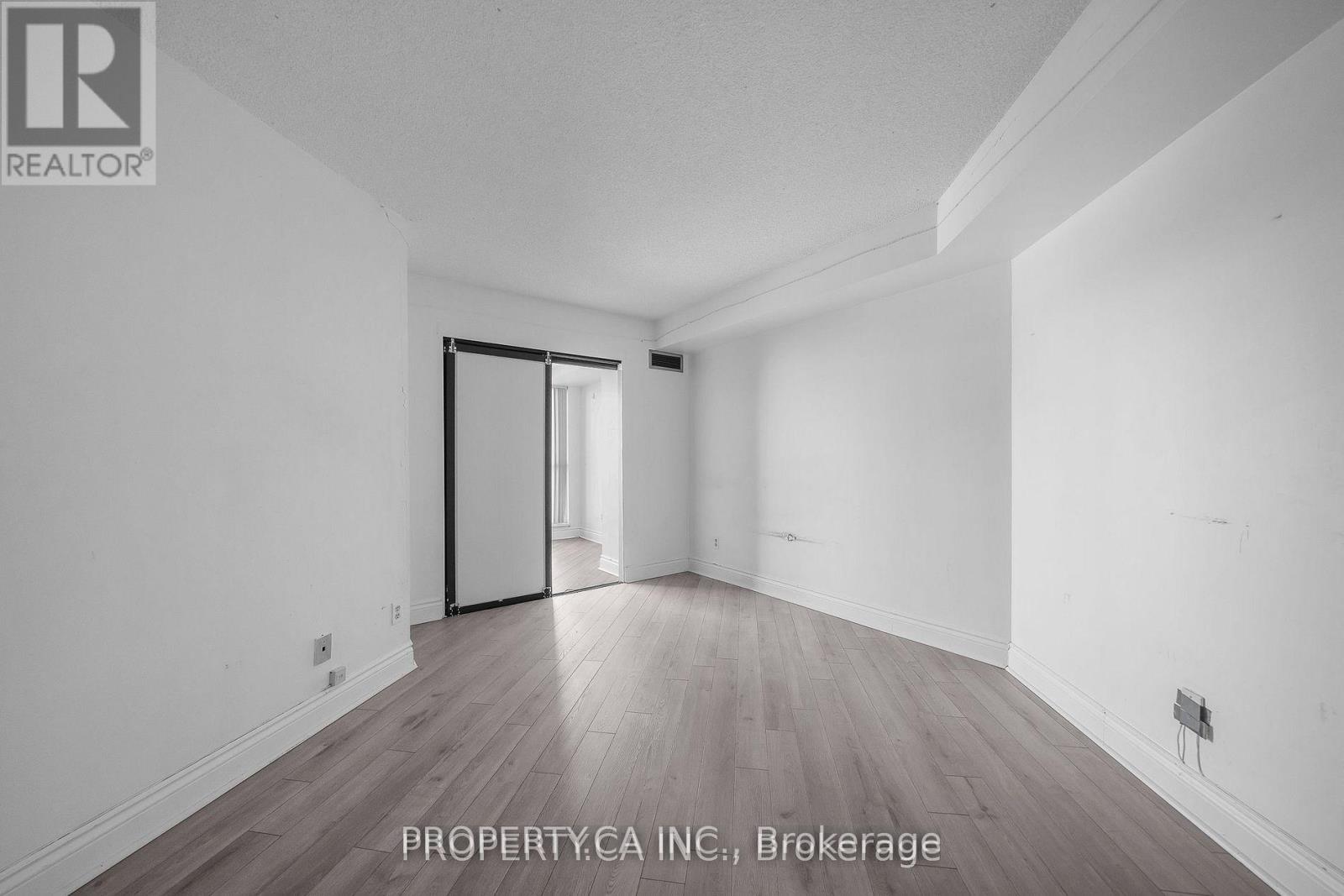 526 - 2267 Lake Shore Boulevard W Property Photo 18