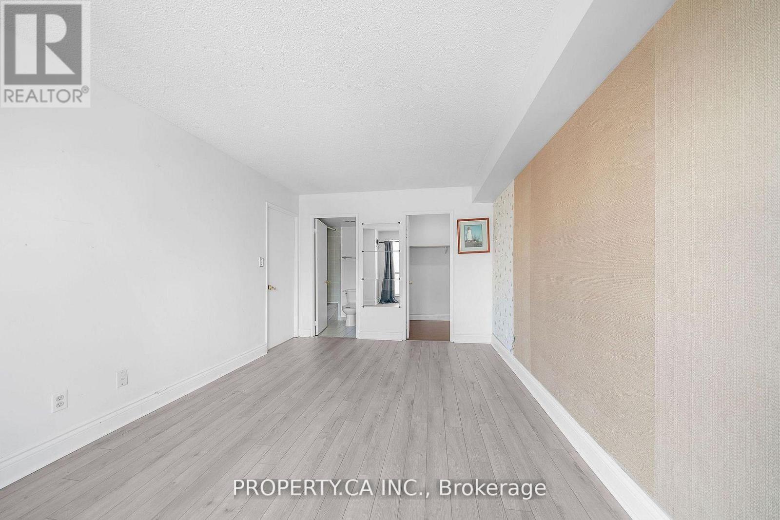 526 - 2267 Lake Shore Boulevard W Property Photo 22