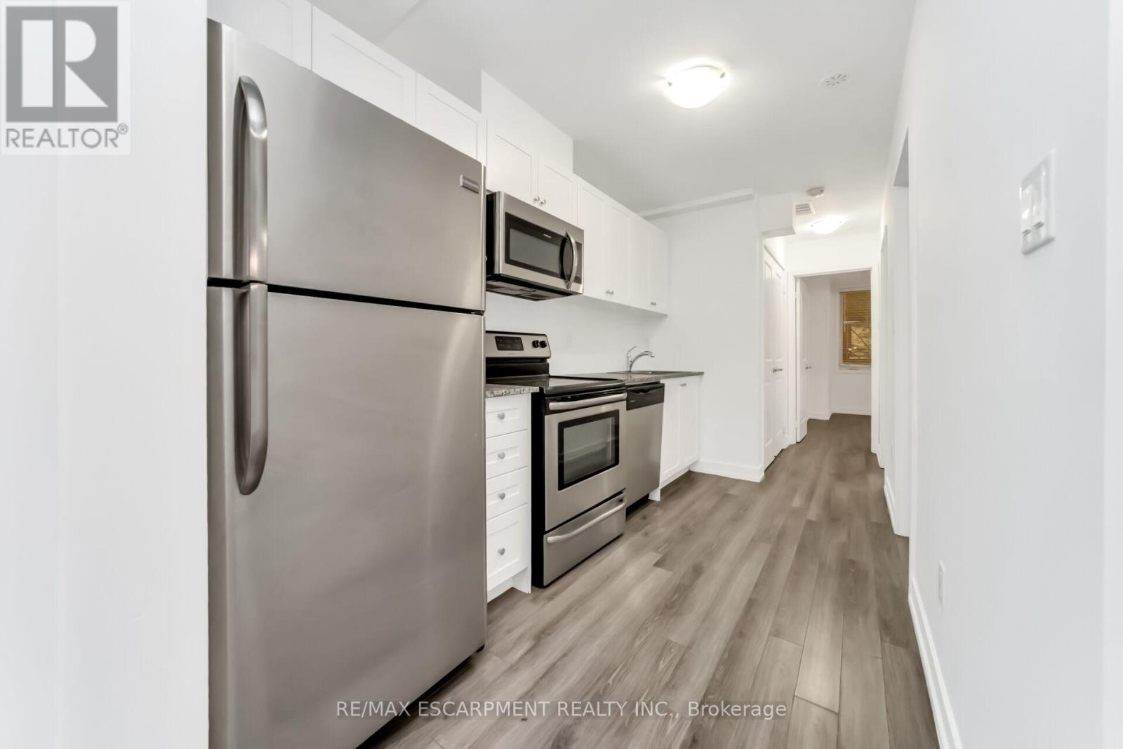 29 - 869 Wilson Avenue Property Photo 11