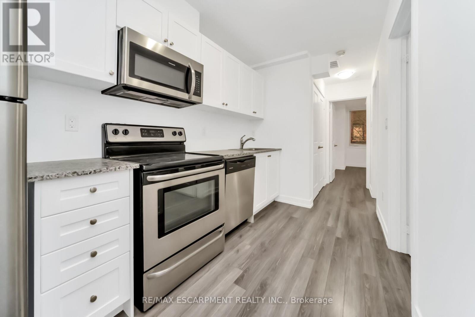 29 - 869 Wilson Avenue Property Photo 12
