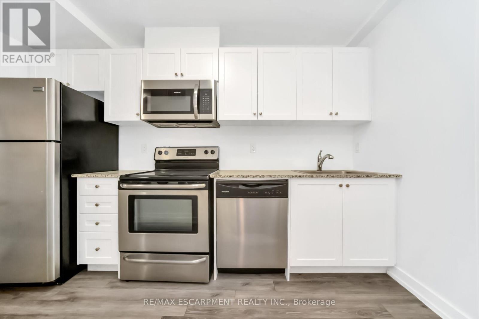29 - 869 Wilson Avenue Property Photo 13
