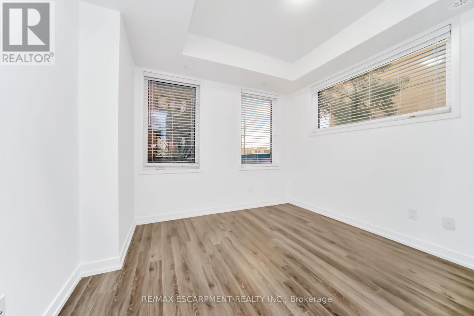 29 - 869 Wilson Avenue Property Photo 17