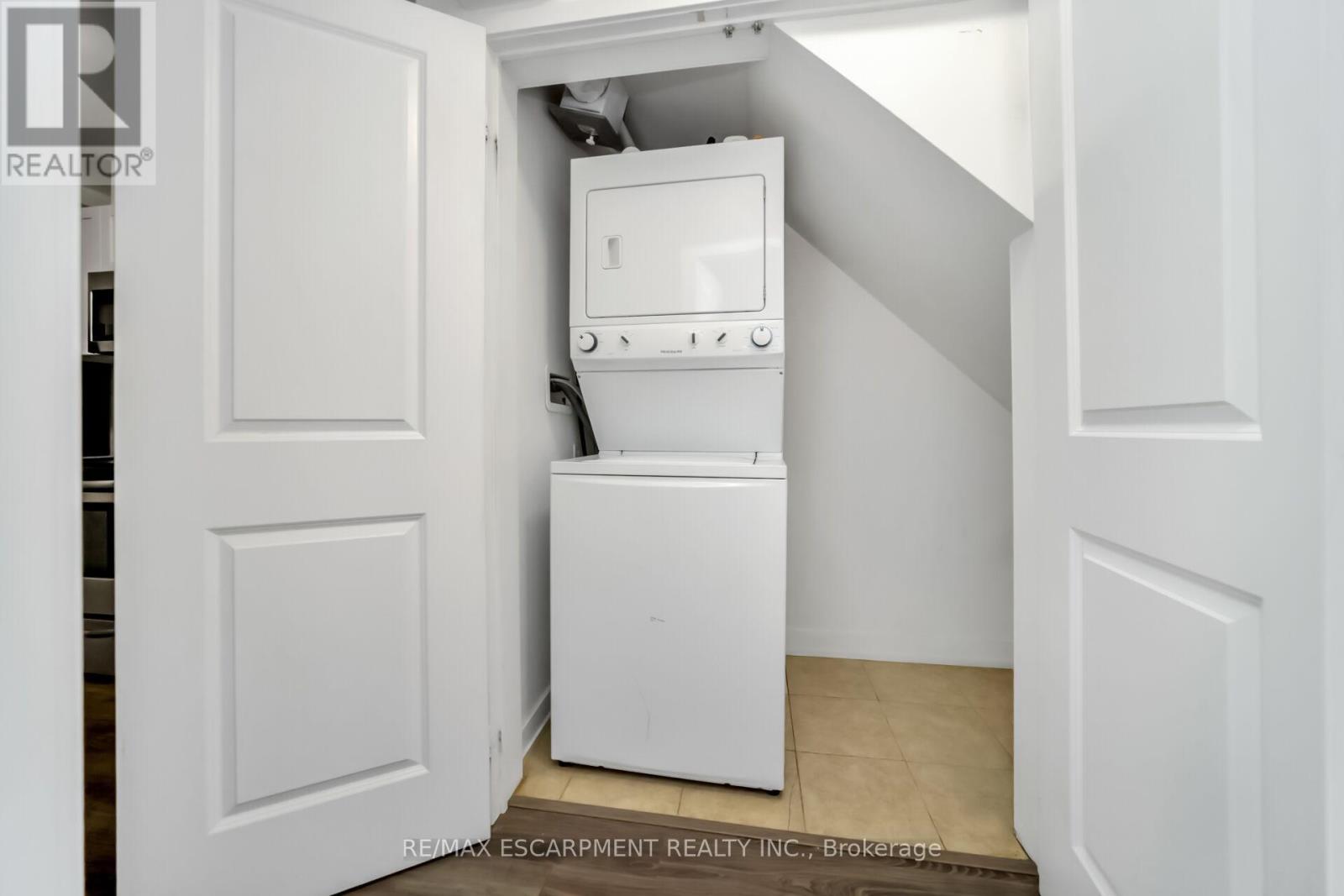 29 - 869 Wilson Avenue Property Photo 20