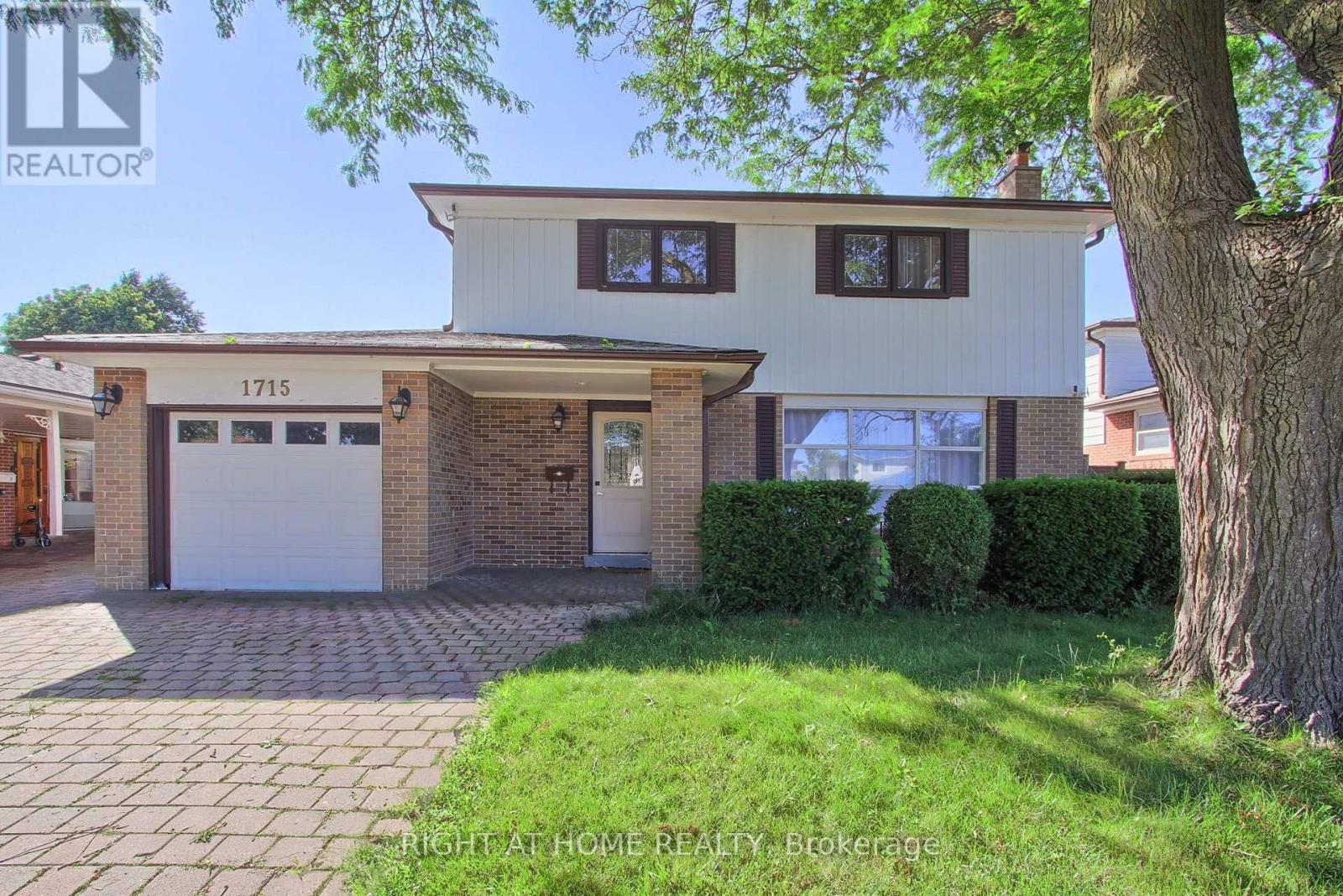 1715 OBERON CRESCENT
