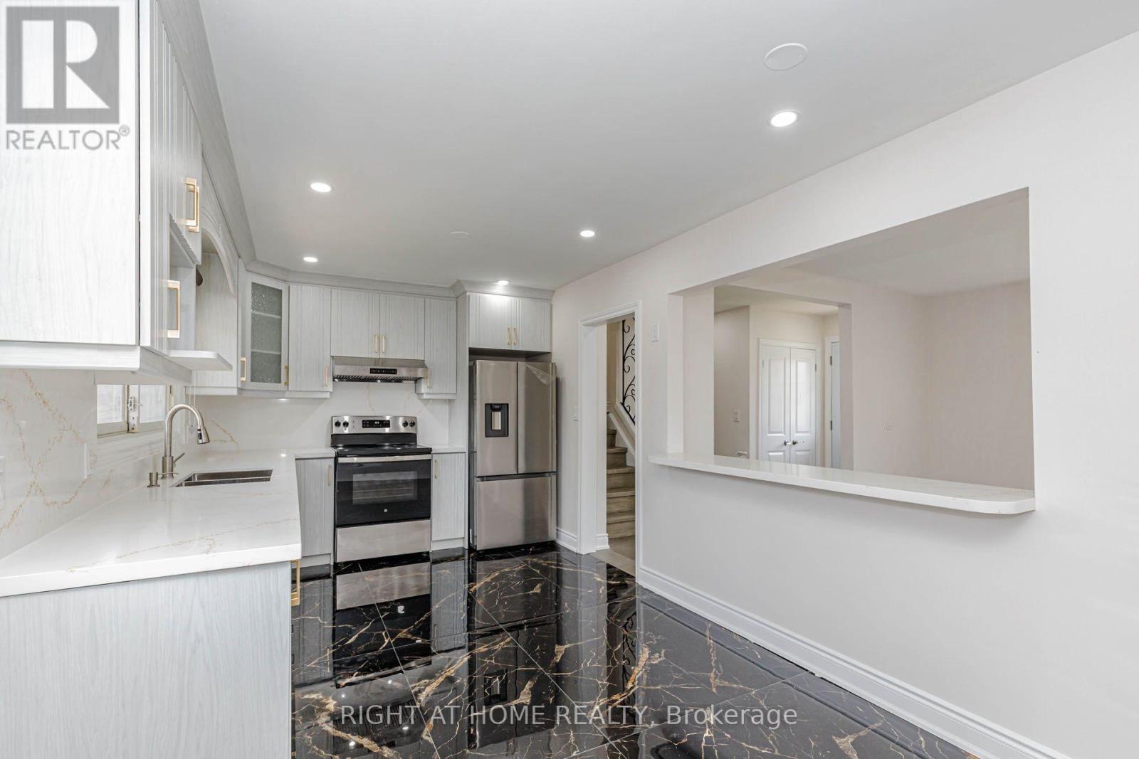 5154 New Street Property Photo 11